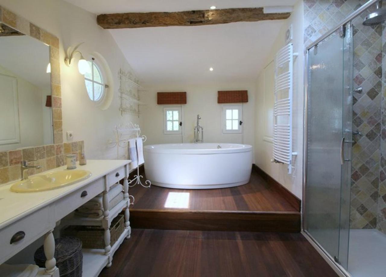 Chambre D'Hotes Spacieuse, Salle De Bain Privative Saint-Michel-de-Fronsac Extérieur photo